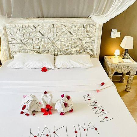 Nyumba Ya Afrika Bed & Breakfast Watamu Exterior photo