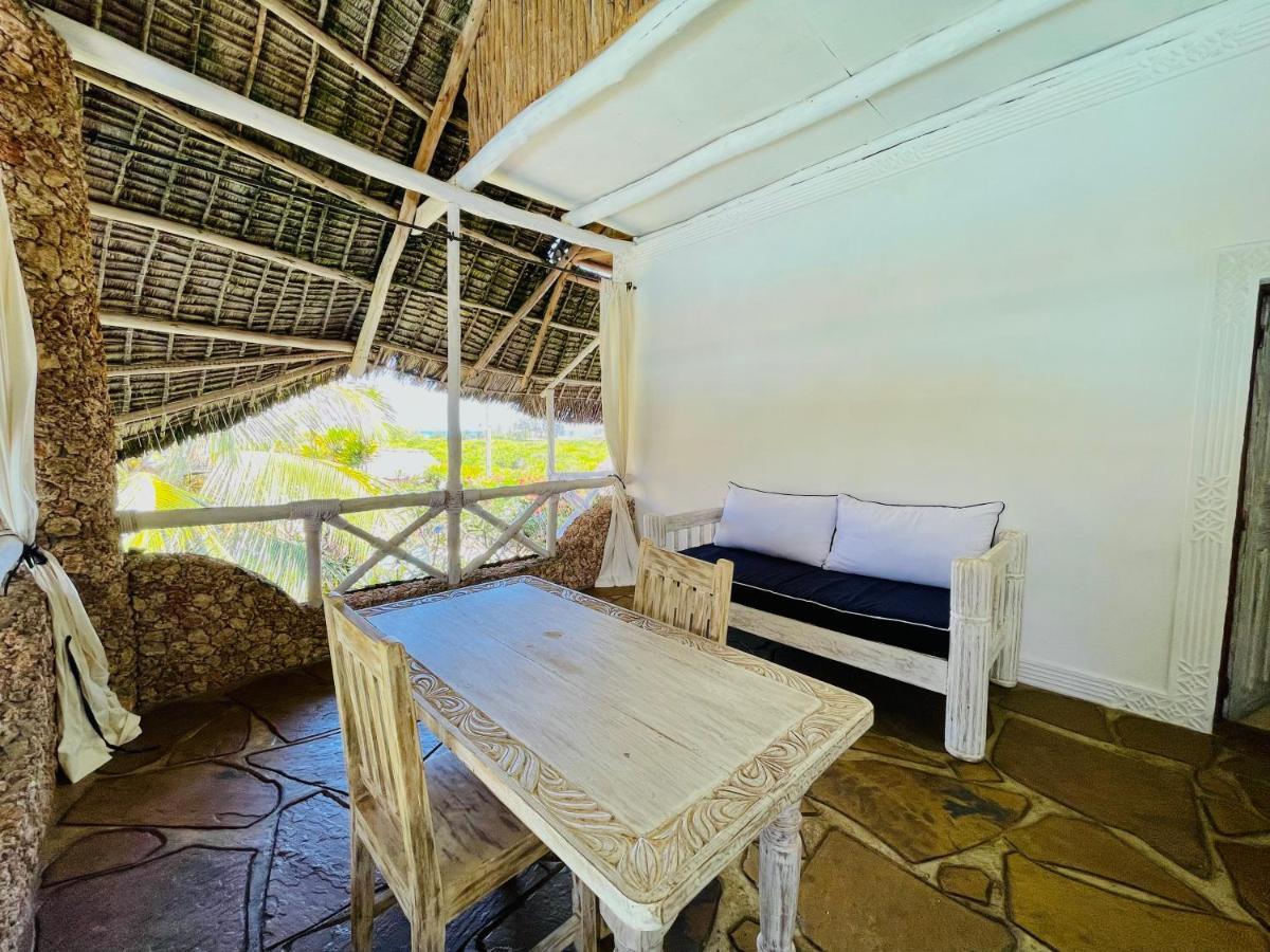 Nyumba Ya Afrika Bed & Breakfast Watamu Exterior photo
