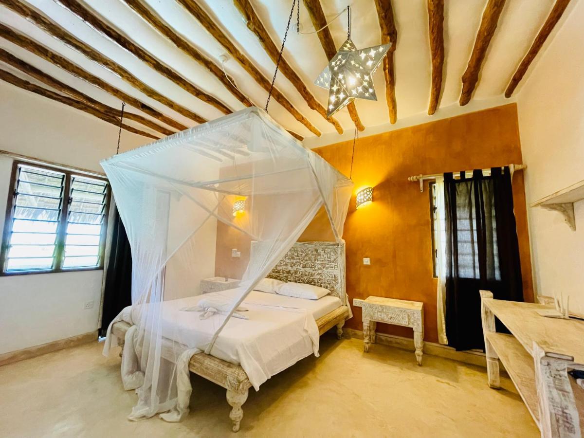 Nyumba Ya Afrika Bed & Breakfast Watamu Exterior photo