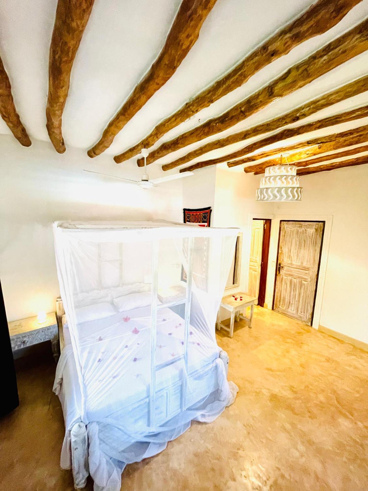 Nyumba Ya Afrika Bed & Breakfast Watamu Exterior photo