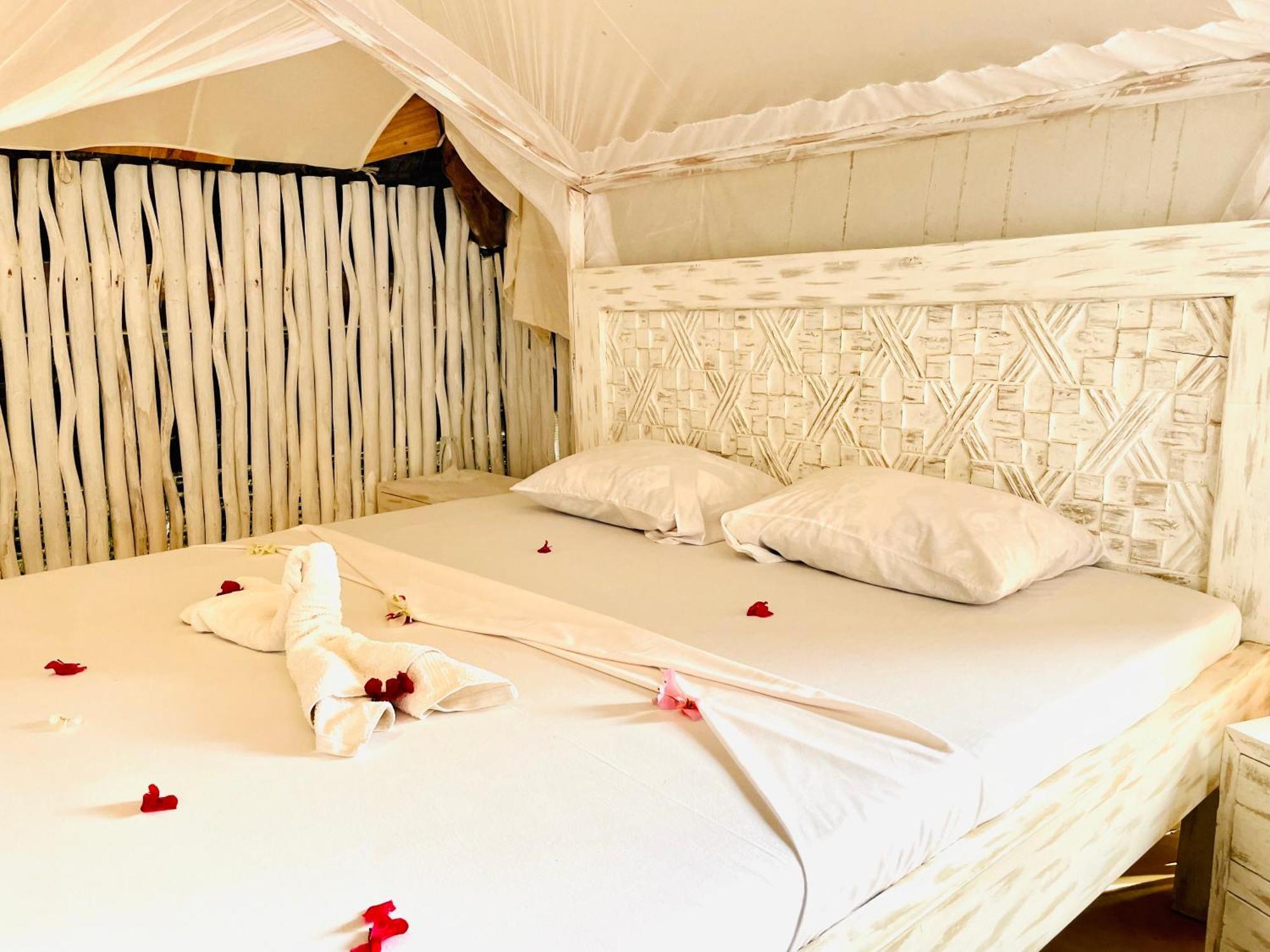 Nyumba Ya Afrika Bed & Breakfast Watamu Exterior photo