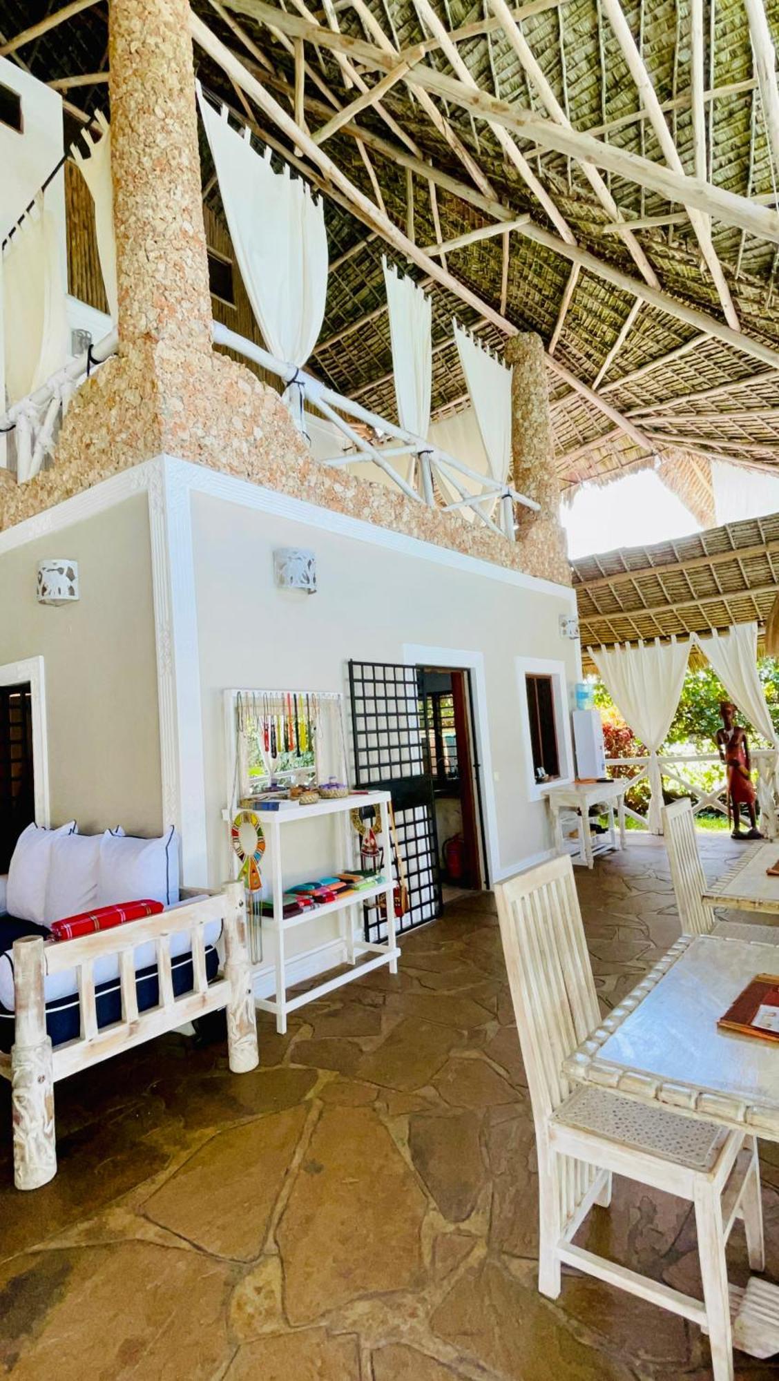 Nyumba Ya Afrika Bed & Breakfast Watamu Exterior photo