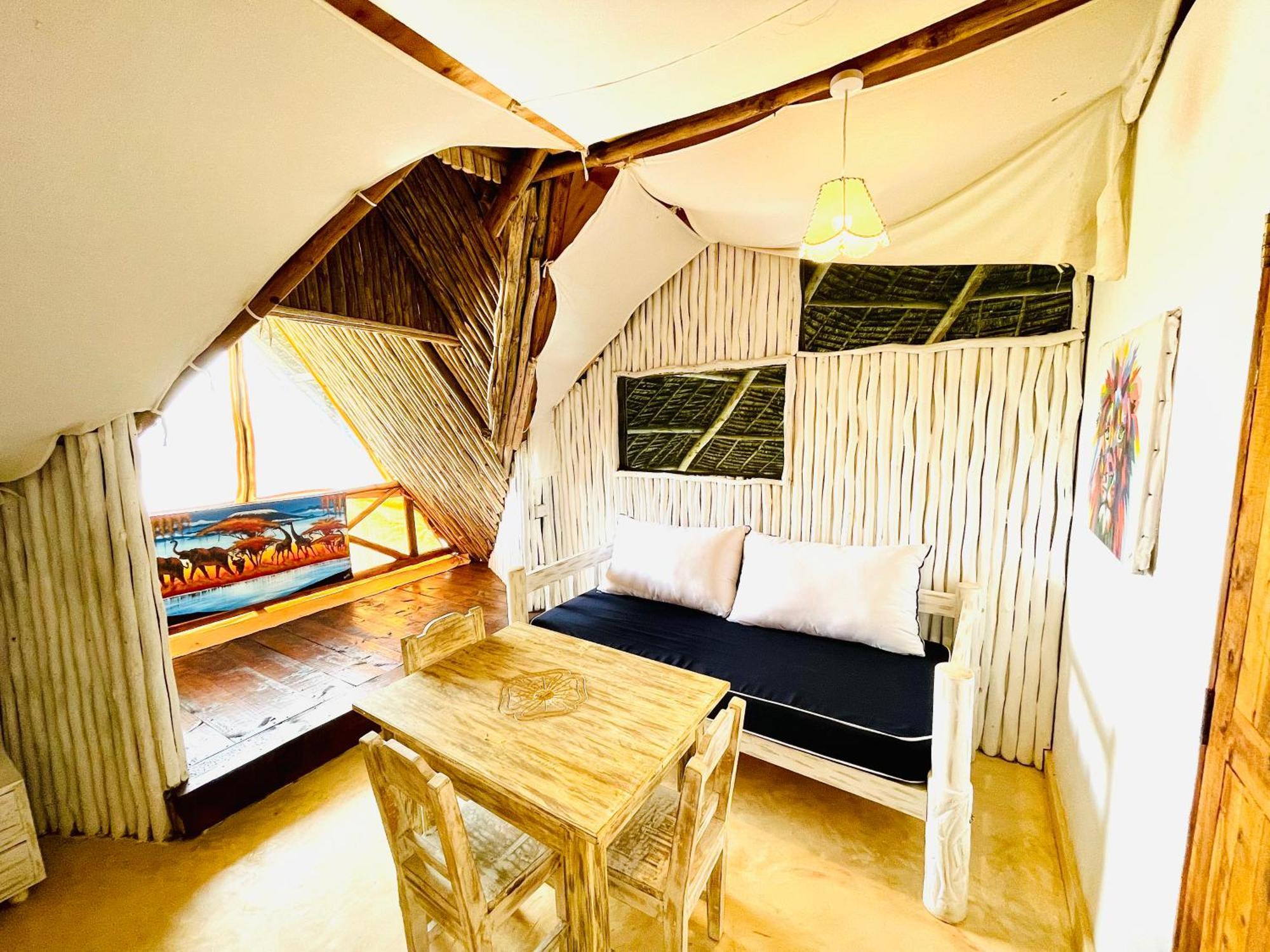Nyumba Ya Afrika Bed & Breakfast Watamu Exterior photo